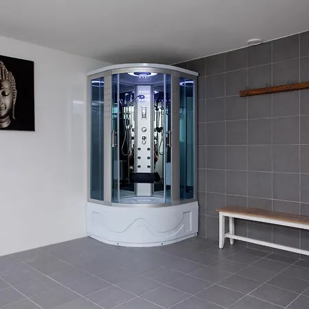 In A Atmosphere With Sauna In Hébergement de vacances